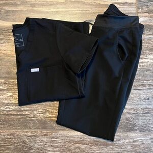 Black Figs scrubs- Catarina top and regular joggers- XS